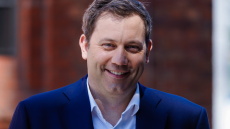 Λαρς Κλίνγκμπαϊλ: Το μελλοντικό Νο2 της γερμανικής κυβέρνησης που κάποιοι παρομοιάζουν με «γλυκό αρκούδο με κοφτερά νύχια»