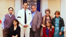 «Χάσαμε τη Θεία Στοπ»: Το θεατρικό έργο του Γιώργου Διαλεγμένου έρχεται στον «Ελληνικό Κόσμο»