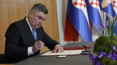 Ο Kροάτης πρόεδρος καλεί τα Σκόπια να μην υποκύψουν σε εκβιασμούς σε αντάλλαγμα για την ένταξή τους στην ΕΕ