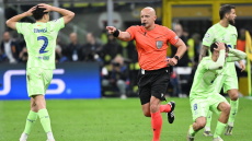 Η UEFA στηρίζει τον Μαρτσίνιακ παρά τις διαμαρτυρίες της Μπαρτσελόνα: «Κανένα πρόβλημα»
