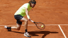 Με το δεξί στη Ρώμη ο Τσιτσιπάς,  2-0 τον Μίλερ - Βίντεο