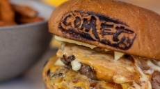 Comet: Το γκουρμέ burger των Μελισσίων