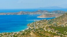 Από τις ΗΠΑ και τα ΗΑΕ μέχρι την Ομογένεια: Οι κορυφαίοι αγοραστές της Αθηναϊκής Ριβιέρας ανά περιοχή