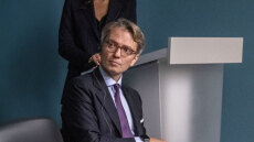 Παραιτήθηκε ο νέος σύμβουλος εθνικής ασφαλείας της Σουηδίας,  λόγω παλιότερων φωτογραφιών του σε ιστότοπο γνωριμιών