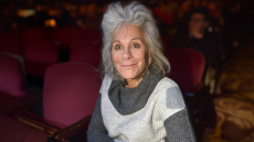 Λιν Γκόλντσμιθ: Έκθεση για την εμβληματική φωτογράφο της αμερικανικής μουσικής σκηνής