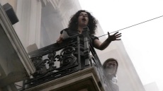 To παράπονο της γυναίκας στο μπαλκόνι της Marfin το 2010: Το δράμα μας παραμένει αδικαίωτο - Δεν υπάρχει τρόπος να διαλευκανθεί το έγκλημα;