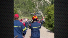 Τραγωδία στη Νέδα: Νεκρός ο 4χρονος που είχε πέσει σε χαράδρα με τον πατέρα του - Δείτε βίντεο