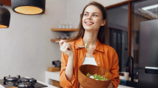 10 νόστιμες τροφές για υγιή, δυνατά και λαμπερά μαλλιά