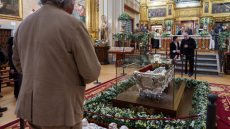 Το σκήνωμα της Αγίας Τερέζας της Αβίλα εκτίθεται στο κοινό για πρώτη φορά από το 1914
