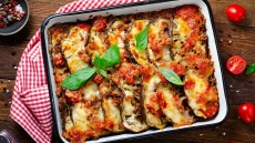 Μελιτζάνα αγάπη μου: Παπουτσάκια, μελιτζανοκεφτέδες, μελιτζανοπίλαφο (10+1 συνταγές)