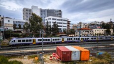 Οι Ιταλοί ρίχνουν €360 εκατ. στον ελληνικό σιδηρόδρομο και παίρνουν πάνω από €450 εκατ. σε έργα υποδομής και ασφάλειας