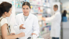 Ακριβά φάρμακα: Πότε θα δίνονται και από ιδιωτικά φαρμακεία
