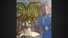 Ο Φώτης Μεταξόπουλος έκλεισε τα 90 - Δείτε φωτογραφίες από τα γενέθλιά του