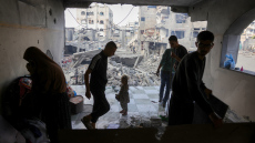 Τουλάχιστον 80 νεκροί σε ισραηλινές επιθέσεις στη Γάζα - Χτύπησαν νοσοκομείο και προσφυγικό καταυλισμό 