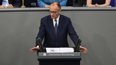 Μερτς: Θα φτιάξουμε τον ισχυρότερο στρατό στην Ευρώπη - Εθελοντική συνέχιση της εργασίας μετά τα 67 και αφορολόγητες υπερωρίες 