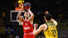 Βεζένκοφ: Θα είναι ωραίο για το ελληνικό μπάσκετ να παίξουν Ολυμπιακός-Παναθηναϊκός στον τελικό του Άμπου Ντάμπι 