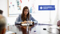 Ζαχαράκη σε ΔΟΕ: «Καμία υπαναχώρηση για την αξιολόγηση» - Δεσμεύθηκε για 10.000 νέους διορισμούς το καλοκαίρι