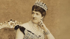 Οι απόγονοι της βασιλικής οικογένειας της Ιταλίας ζητούν τα κοσμήματα του στέμματος – Πάνω από 8.000 διαμάντια και μαργαριτάρια
