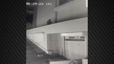 Διαρρήκτης με θράσος εισέβαλε τρεις φορές στην ίδια εταιρεία στη Γλυφάδα και άρπαξε 130.000 ευρώ – Δείτε βίντεο