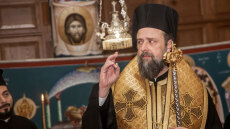 Ο  μητροπολίτης Θεσσαλονίκης Φιλόθεος υπέστη ρήξη αχιλλείου τένοντα 