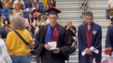 Κωνσταντής Τζολάκης: Μετά το νταμπλ με τον Ολυμπιακό, πήρε και το πτυχίο του - Δείτε βίντεο