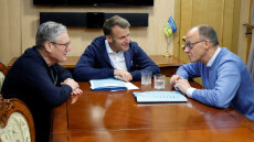 Η προπαγάνδα των bots: Τα fake news με την κόκα των ηγετών και πώς στήνονται
