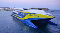 Απαγορεύτηκε ο απόπλους του Super Express από το λιμάνι της Πάρου λόγω μηχανικής βλάβης

