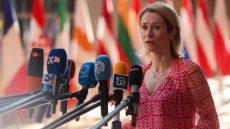 Η ΕΕ προχωράει σε άρση των οικονομικών κυρώσεων κατά της Συρίας  - Βγαίνουν 24 οντότητες από τις μαύρες λίστες