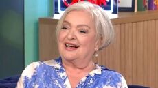 Τάνια Τσανακλίδου: «Μεγαλώνω και παρηγορούμαι στη σκέψη πως θα συναντήσω όσους έχασα»