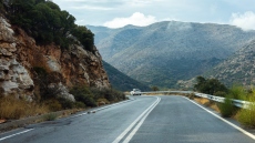 ΣτΕ: Οι ΟΤΑ θα αποζημιώνουν τα θύματα τροχαίων αν δεν μεριμνούν για τα στηθαία στους δρόμους