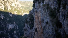 Επιχείρηση διάσωσης δύο πεζοπόρων στη χαράδρα του Βίκου