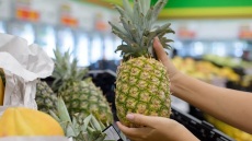 Πώς διαλέγουμε καλό ανανά