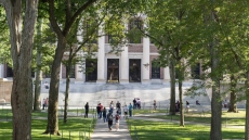 Χάρβαρντ κατά Ντοναλντ Τραμπ: Μήνυση στην κυβέρνηση για τον αποκλεισμό ξένων φοιτητών