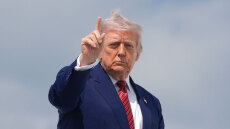 Ο Τραμπ κλιμακώνει τον εμπορικό πόλεμο με την ΕΕ: «Θα παίξω το παιχνίδι όπως ξέρω εγώ» - Σεβασμό ζητά η Ευρώπη