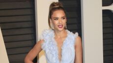 Η Τζέσικα Άλμπα γύρισε σελίδα στην προσωπική της ζωή μετά τον χωρισμό από τον Κας Γουόρεν - Tα φιλιά με άγνωστο άντρα