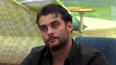 Big Brother: Ο Μπάμπης Καρατζάς αποχώρησε από το ριάλιτι - Δακρυσμένη η Ζωή Ασουμανάκη