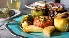 Μερικοί τα προτιμούν κρύα: 10 φαγητά που τρώμε κατευθείαν από το ψυγείο