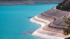 Σενάρια για ερημοποίηση της μισής Ελλάδας: Το 50% του νερού χάνεται πριν τη βρύση