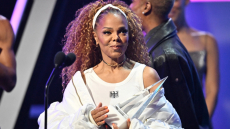 Τζάνετ Τζάκσον: Δεν θεωρώ τον εαυτό μου είδωλο, είπε για το βραβείο που έλαβε στα American Music Awards
