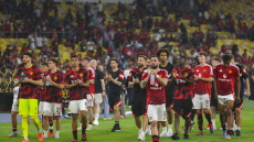 Για γέλια και για κλάματα: Η 15η στην Premier League Μάντσεστερ Γιουνάιτεντ έκανε... παρέλαση με ανοικτό λεωφορείο στη Μαλαισία - Βίντεο
