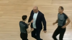 Τσεντεβίτα: Έξαλλος Μίτροβιτς, πήρε στο.... κυνήγι διαιτητή κι αποβλήθηκε - Βίντεο
