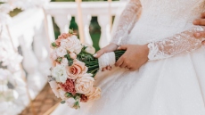 Ματωμένος γάμος στη Γαλλία: Νεκρή η νύφη από επίθεση ενόπλων σε γαμήλιο γλέντι στην Αβινιόν