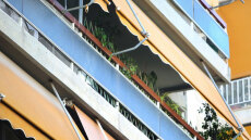 Ελεύθερη η θεία του κοριτσιού που έχασε τη ζωή του στην Καλλιθέα - Δόθηκε εντολή για έρευνα 