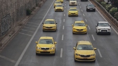 Απεργία ταξί: Μεγάλη «κίτρινη» πομπή προς το αεροδρόμιο – Δείτε βίντεο