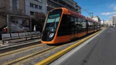 Βίντεο: Το Τραμ «επέστρεψε» στο Σύνταγμα μετά από τέσσερις μήνες