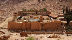 Μονή Αγίας Αικατερίνης Σινά: «Λουκέτο» βάζει η Αίγυπτος, δημεύει την περιουσία της και κάνει έξωση στους μοναχούς
