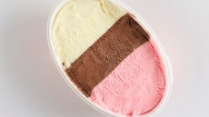 Λιωμένο παγωτό: Ξαναμπαίνει στην κατάψυξη;