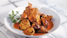 Κατσικάκι με τσακώνικες μελιτζάνες