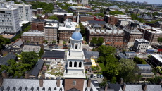 Τα προξενεία των ΗΠΑ θα ξεκινήσουν πρόσθετους ελέγχους σε όσους έχουν αιτηθεί βίζα για να επισκεφθούν το Χάρβαρντ