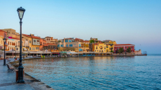 Κρήτη: Ιδιοκτήτης έκοψε ρεύμα και νερό σε εκπαιδευτικό για να τη διώξει από το σπίτι - Θα μείνει σε κάμπινγκ μέχρι να κλείσουν τα σχολεία